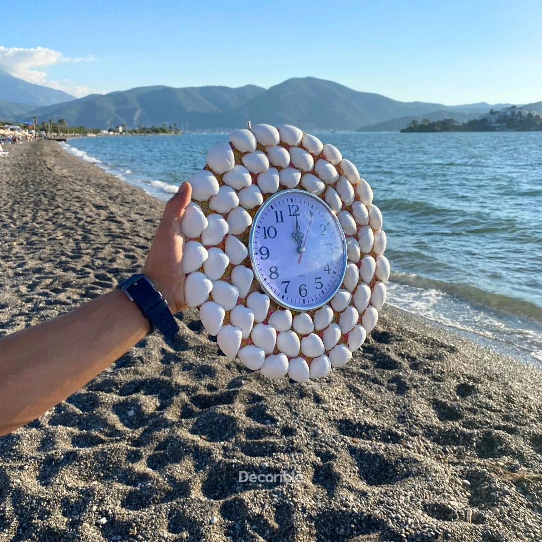 Beyaz Deniz Kabuklu El Yapımı Dekoratif Duvar Saati